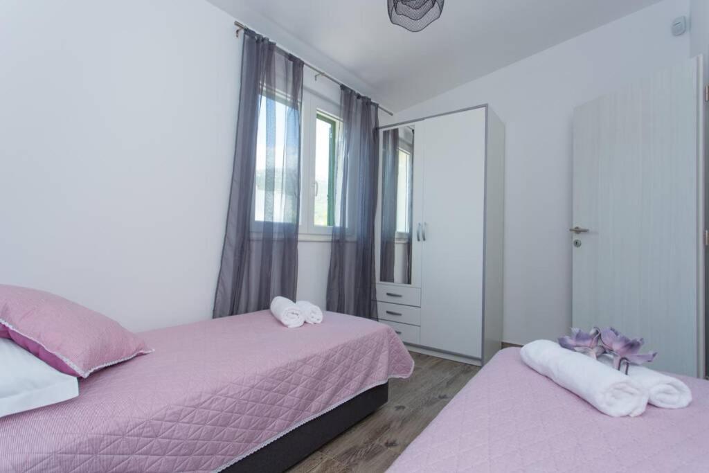 Lodge Jomi Kaštel Novi Kültér fotó